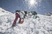 Avalanche_safety_2