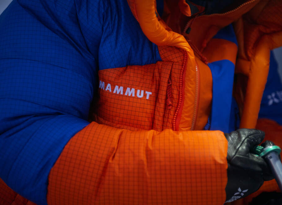 Najlepsze kurtki puchowe 2026 + opinie - jak wybrać najlepszą?