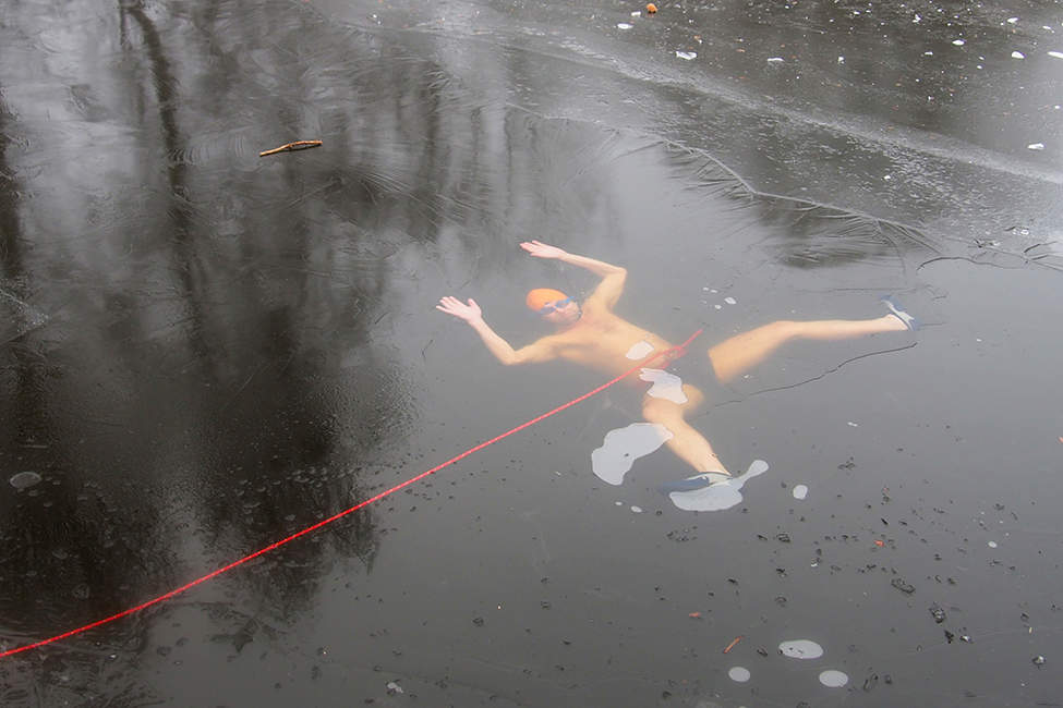 pod ledem otužování